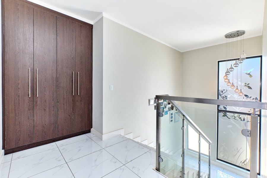 To Let 4 Bedroom Property for Rent in Waterfall Country Village Gauteng