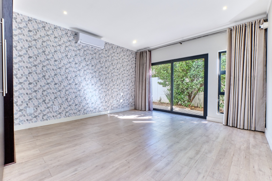 To Let 4 Bedroom Property for Rent in Waterfall Country Village Gauteng