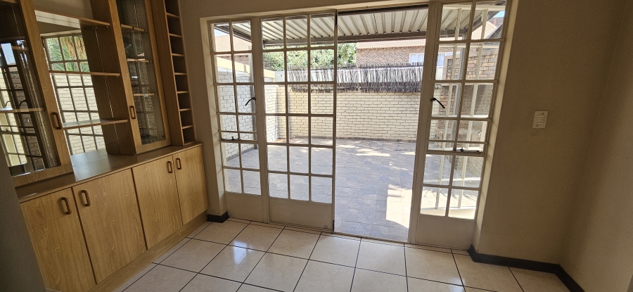 3 Bedroom Property for Sale in New Redruth Gauteng