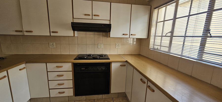 3 Bedroom Property for Sale in New Redruth Gauteng