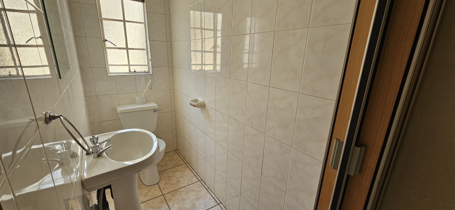 3 Bedroom Property for Sale in New Redruth Gauteng