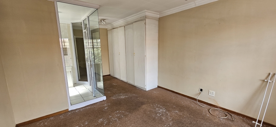 3 Bedroom Property for Sale in New Redruth Gauteng