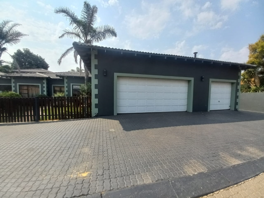 To Let 3 Bedroom Property for Rent in Sonneveld Gauteng