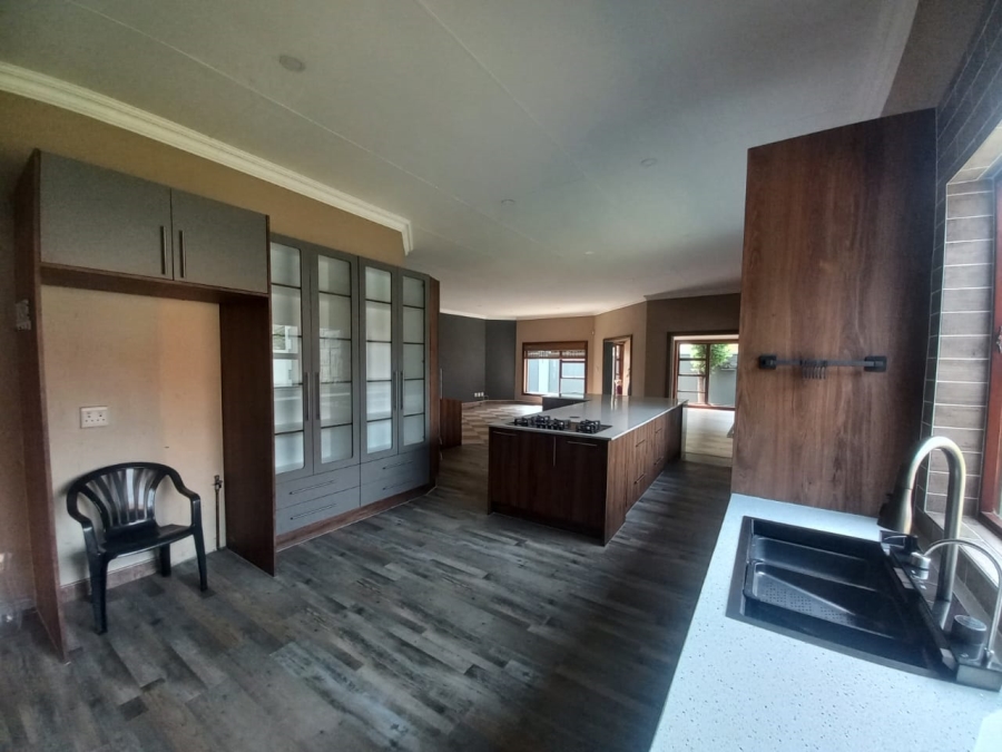 To Let 3 Bedroom Property for Rent in Sonneveld Gauteng