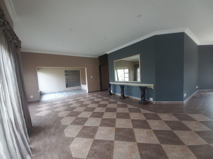 To Let 3 Bedroom Property for Rent in Sonneveld Gauteng