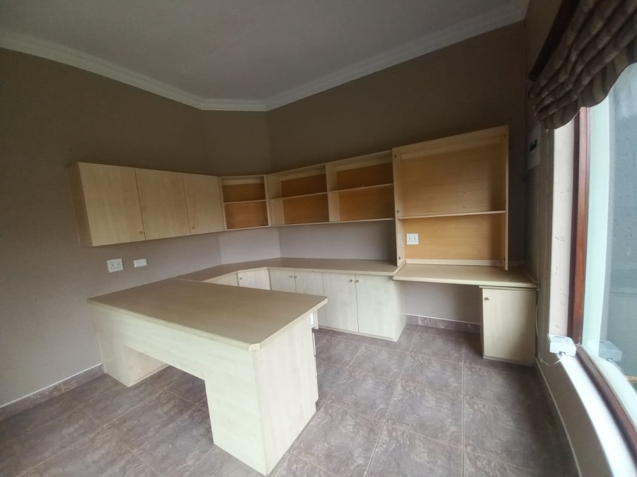 To Let 3 Bedroom Property for Rent in Sonneveld Gauteng