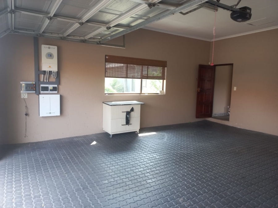 To Let 3 Bedroom Property for Rent in Sonneveld Gauteng