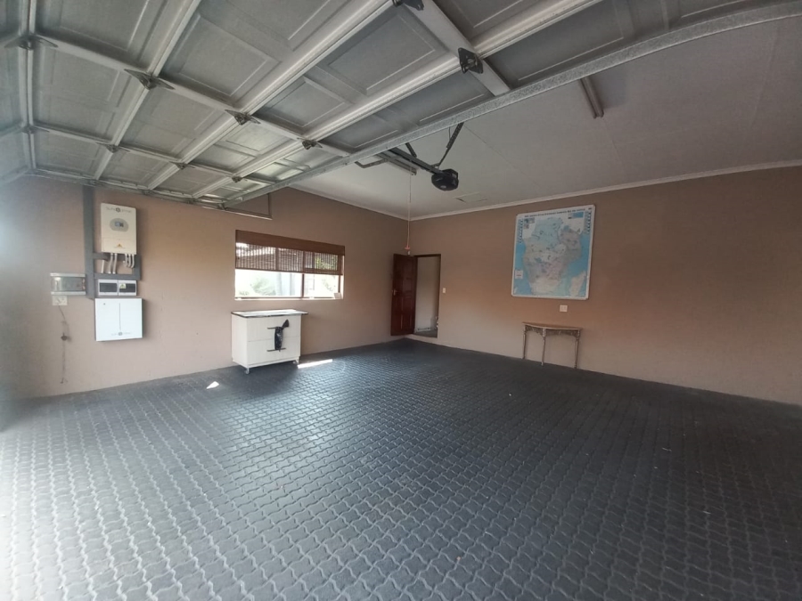 To Let 3 Bedroom Property for Rent in Sonneveld Gauteng