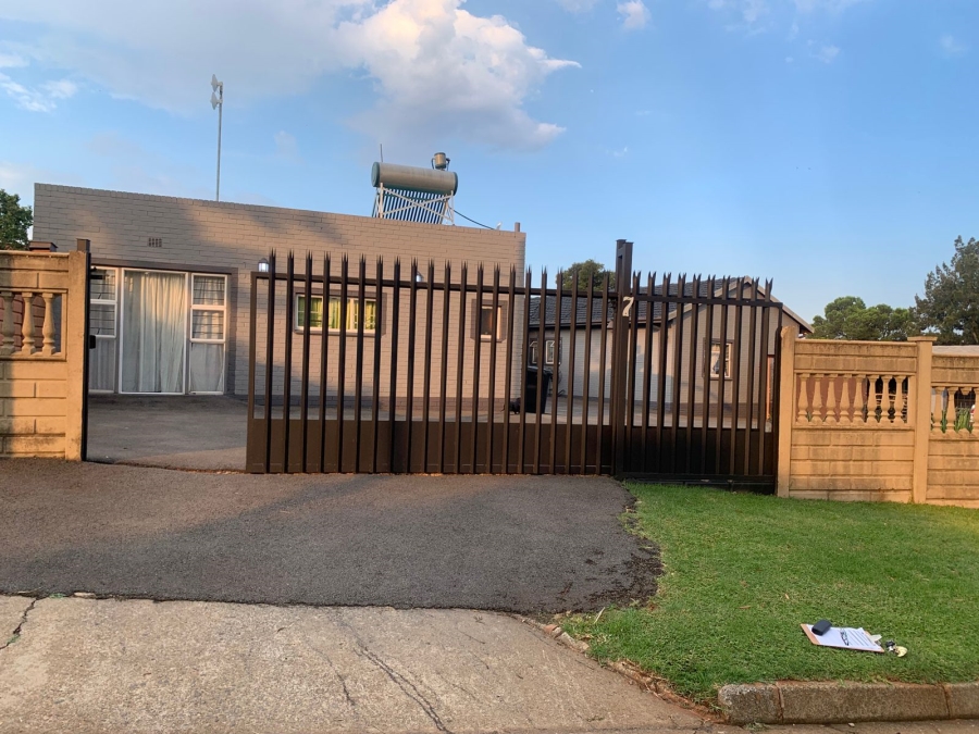 4 Bedroom Property for Sale in Hillshaven Gauteng