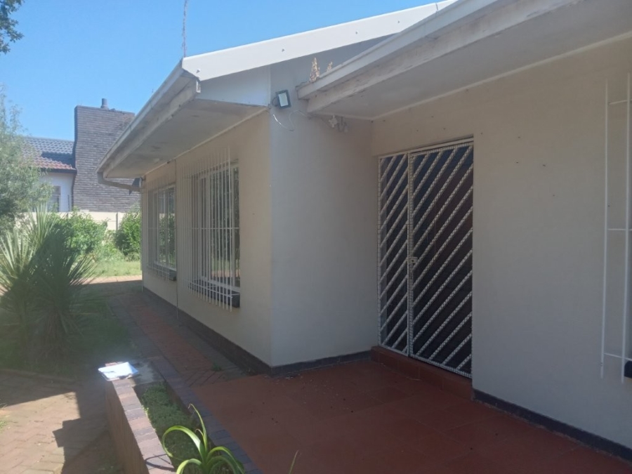 3 Bedroom Property for Sale in Selcourt Gauteng