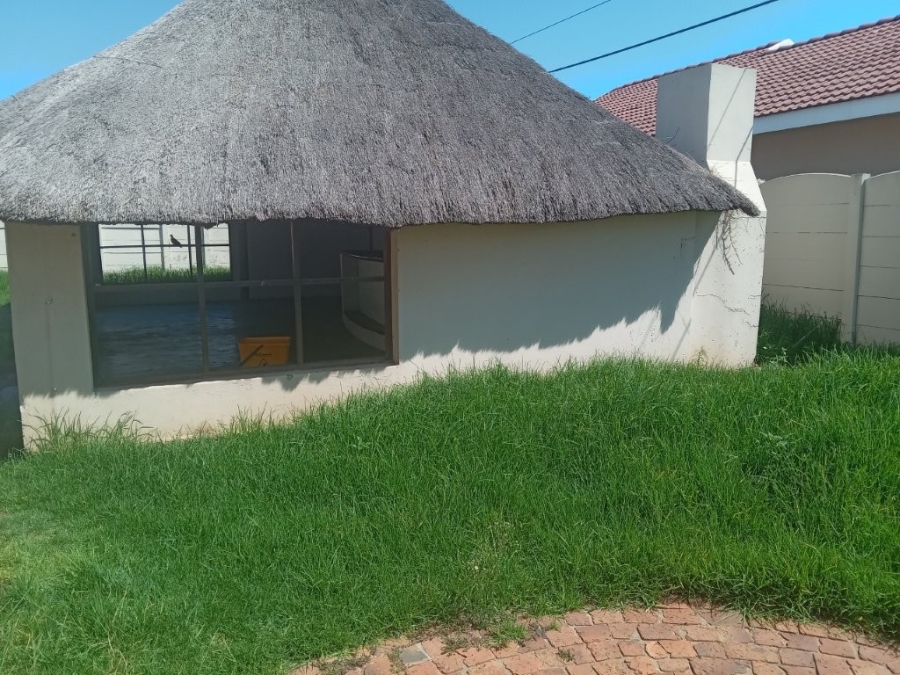 3 Bedroom Property for Sale in Selcourt Gauteng