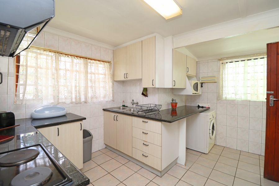3 Bedroom Property for Sale in Hurlingham Manor Gauteng