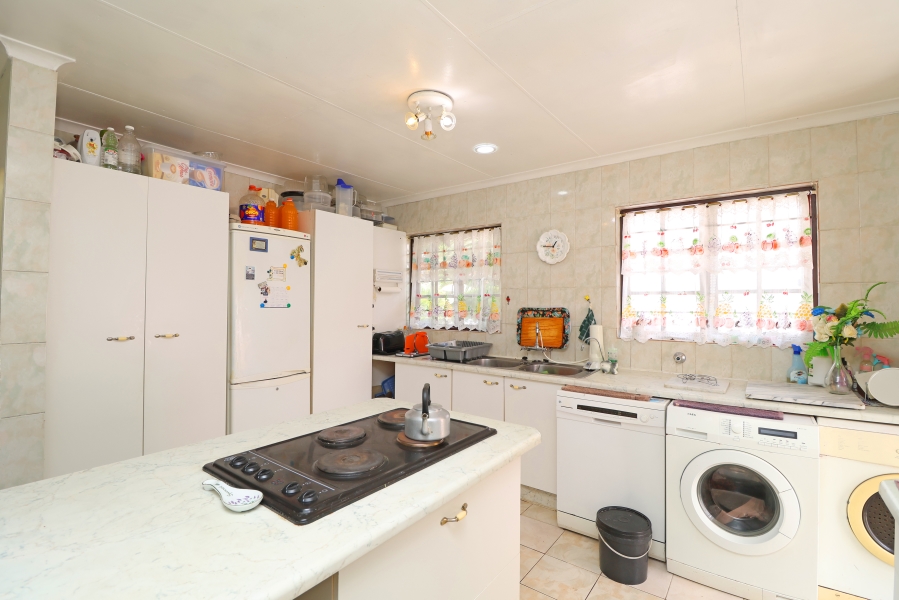 3 Bedroom Property for Sale in Hurlingham Manor Gauteng