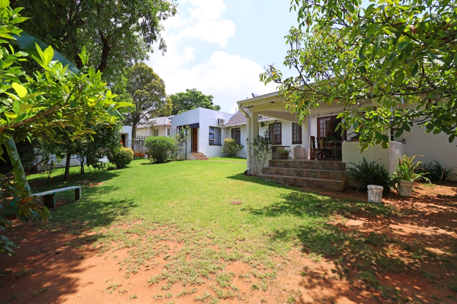 3 Bedroom Property for Sale in Hurlingham Manor Gauteng