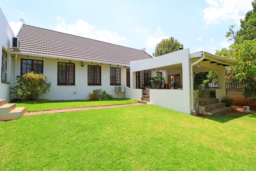 3 Bedroom Property for Sale in Hurlingham Manor Gauteng