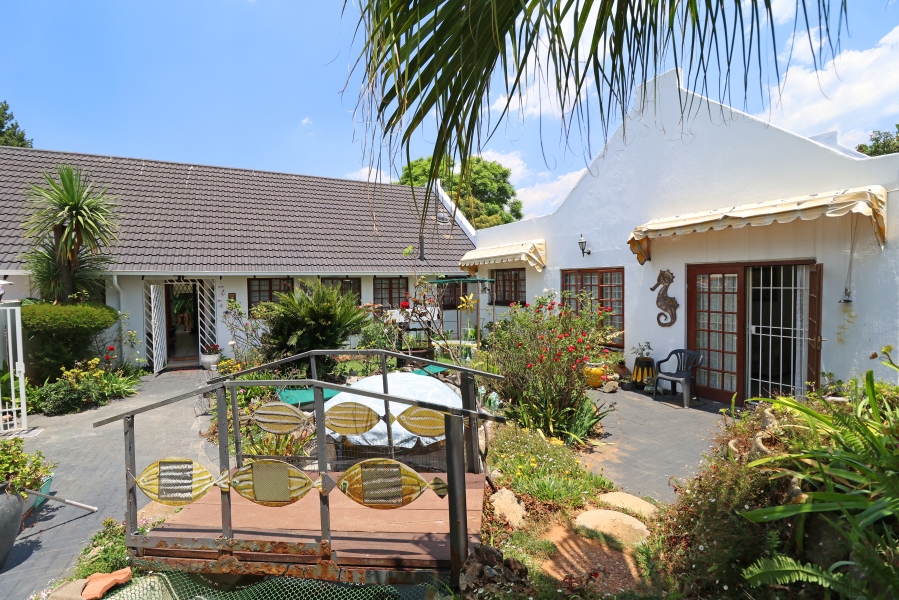 3 Bedroom Property for Sale in Hurlingham Manor Gauteng