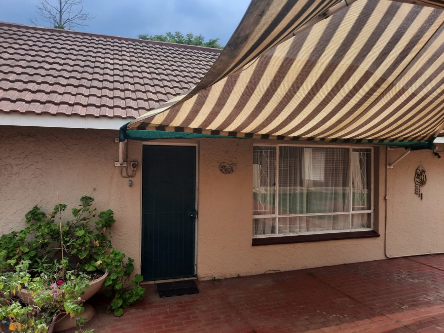 To Let 1 Bedroom Property for Rent in Brackenhurst Gauteng