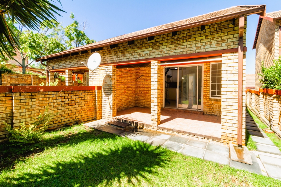 2 Bedroom Property for Sale in Wilgeheuwel Gauteng