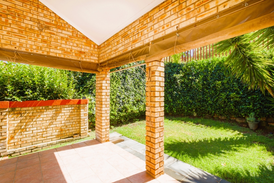 2 Bedroom Property for Sale in Wilgeheuwel Gauteng