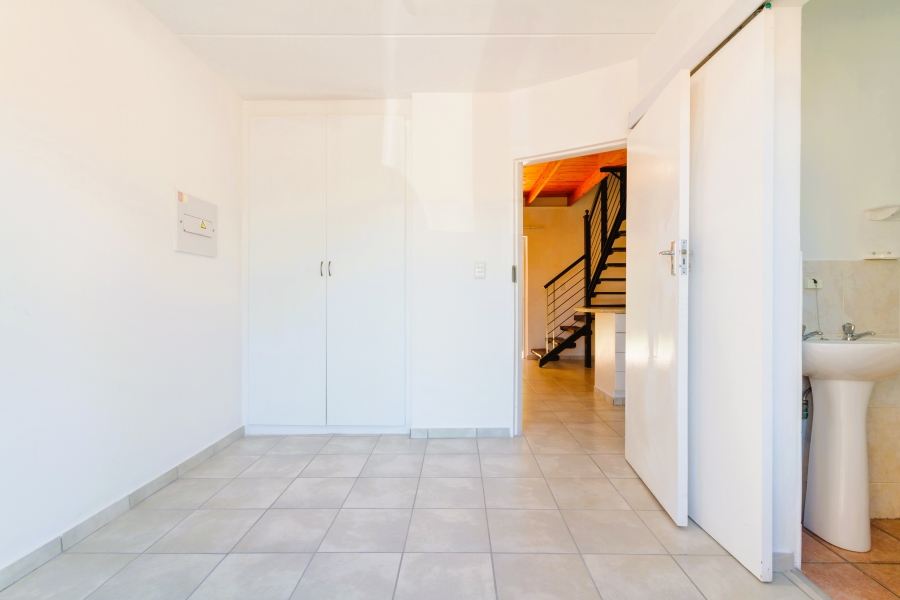 2 Bedroom Property for Sale in Wilgeheuwel Gauteng