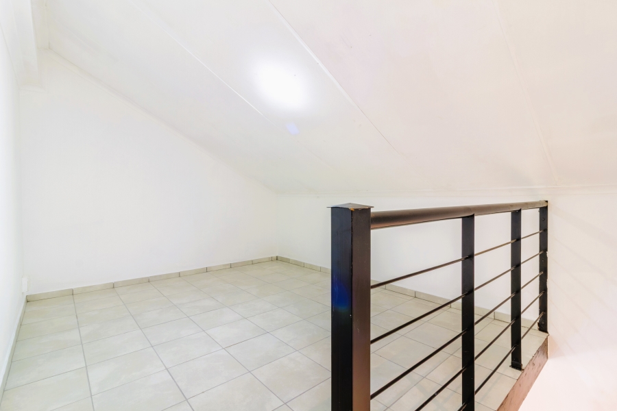 2 Bedroom Property for Sale in Wilgeheuwel Gauteng