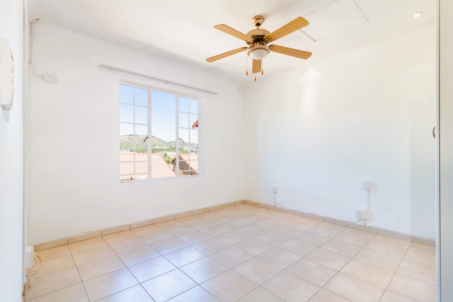 2 Bedroom Property for Sale in Wilgeheuwel Gauteng