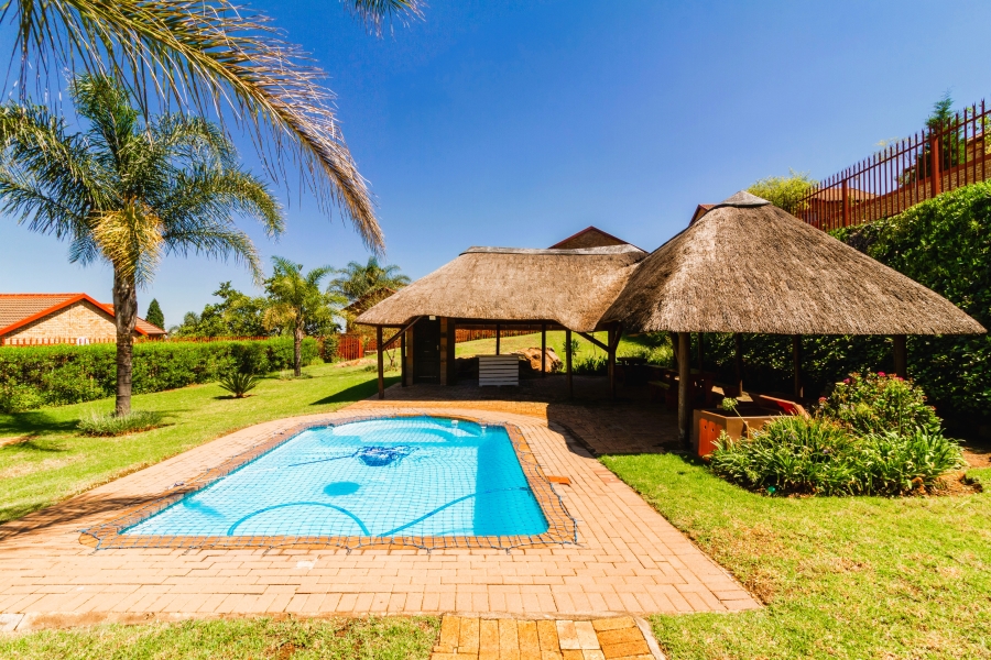 2 Bedroom Property for Sale in Wilgeheuwel Gauteng