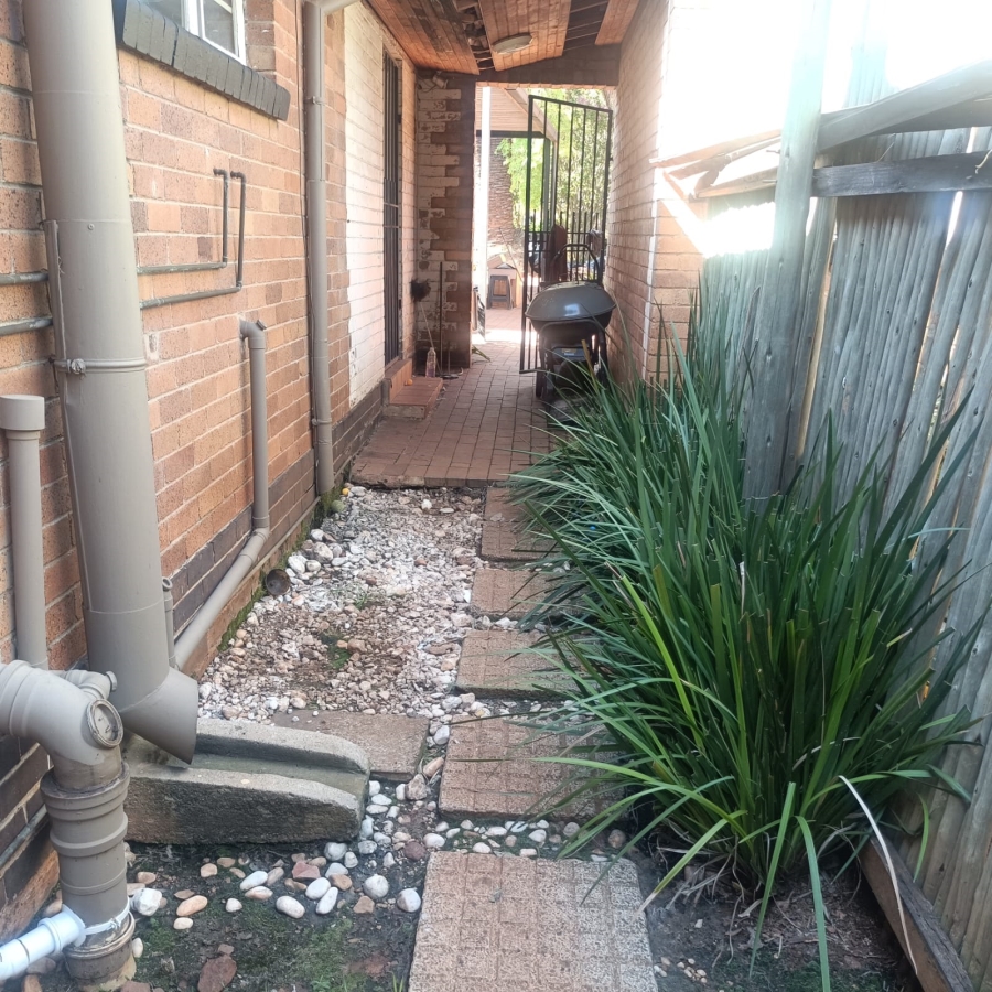 To Let 1 Bedroom Property for Rent in Franklin Roosevelt Park Gauteng