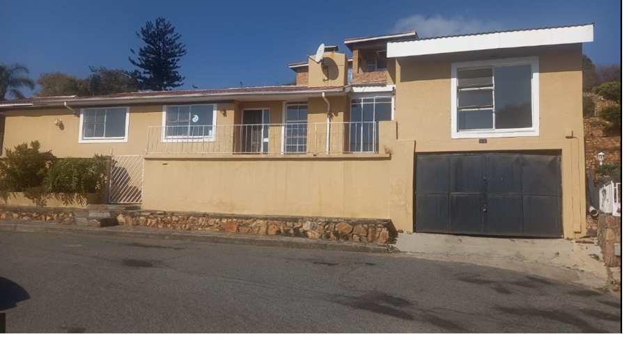 To Let 3 Bedroom Property for Rent in Kenmare Gauteng
