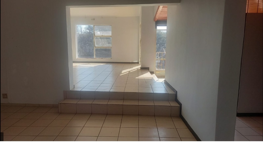 To Let 3 Bedroom Property for Rent in Kenmare Gauteng