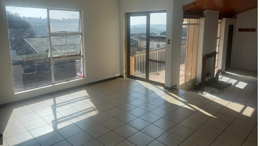 To Let 3 Bedroom Property for Rent in Kenmare Gauteng