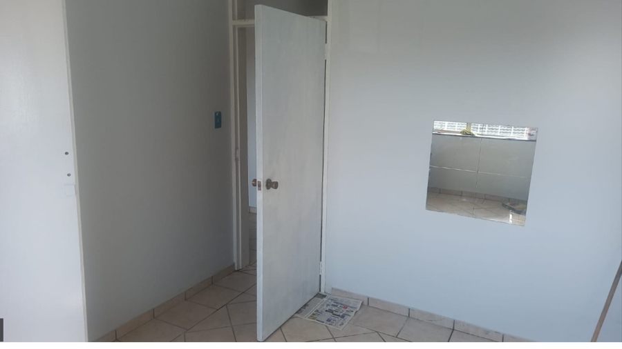 To Let 3 Bedroom Property for Rent in Kenmare Gauteng