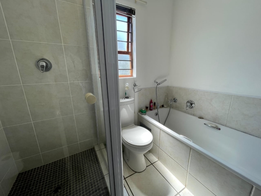 2 Bedroom Property for Sale in Beverley Gauteng