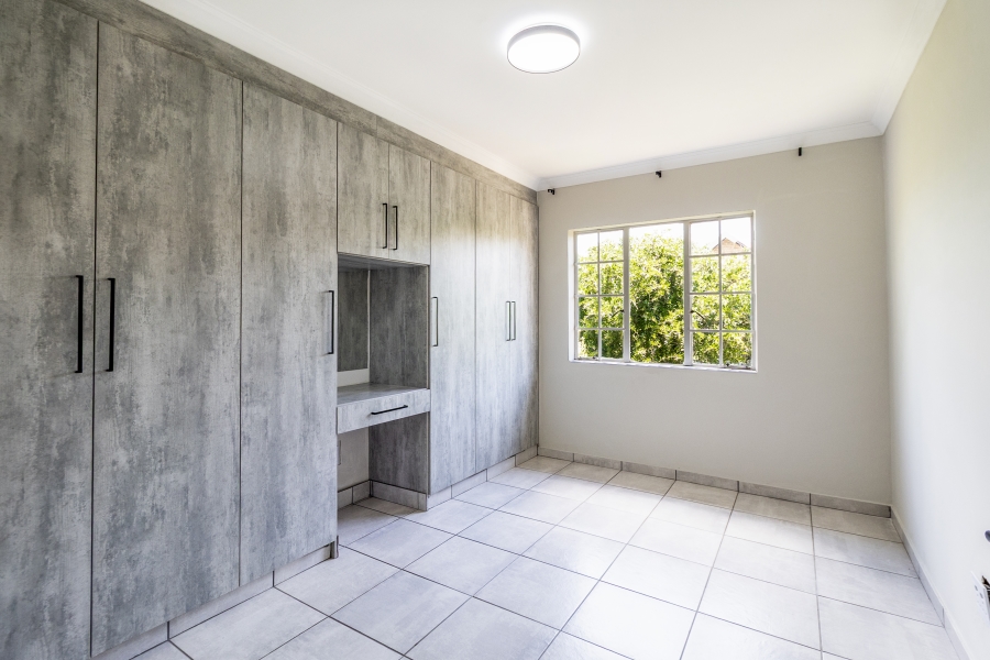 2 Bedroom Property for Sale in Rietvalleirand Gauteng