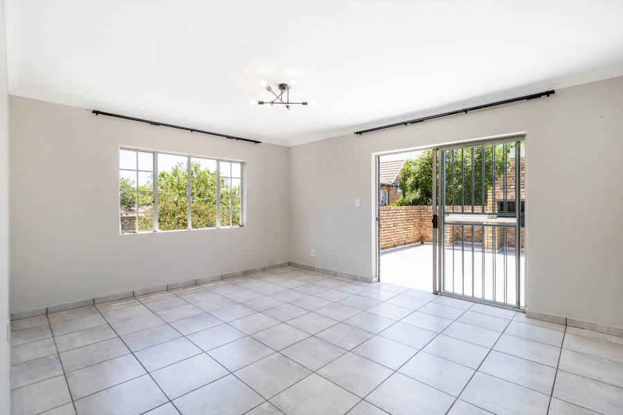 2 Bedroom Property for Sale in Rietvalleirand Gauteng