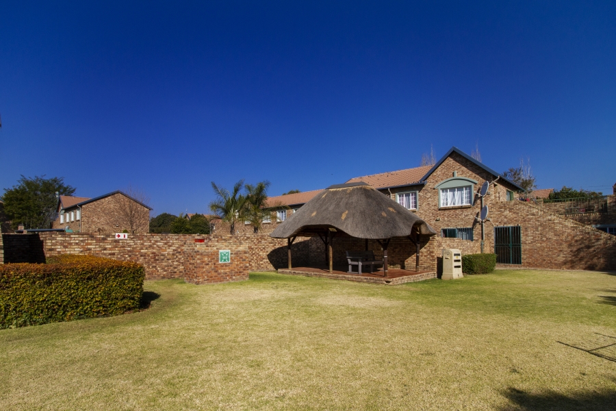 2 Bedroom Property for Sale in Rietvalleirand Gauteng