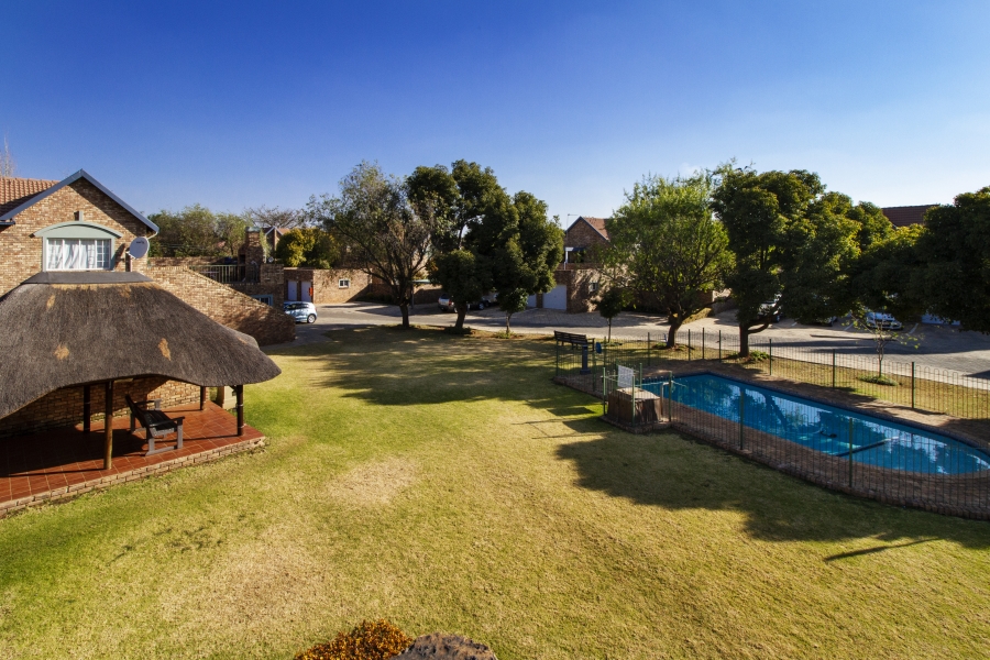 2 Bedroom Property for Sale in Rietvalleirand Gauteng