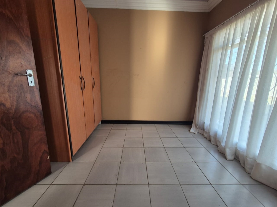 4 Bedroom Property for Sale in Three Rivers Gauteng
