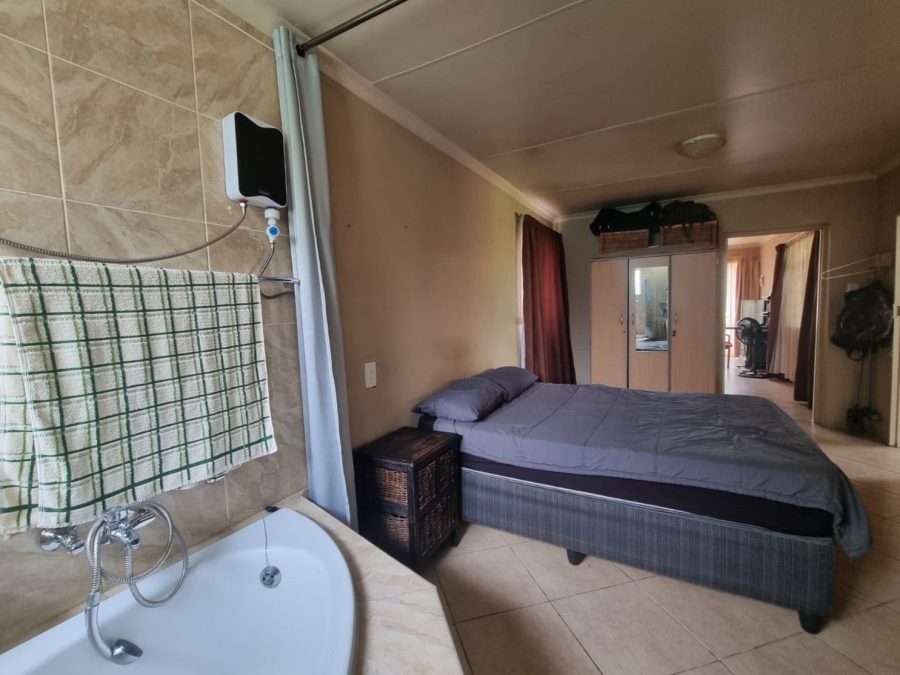 4 Bedroom Property for Sale in Meyerton Central Gauteng