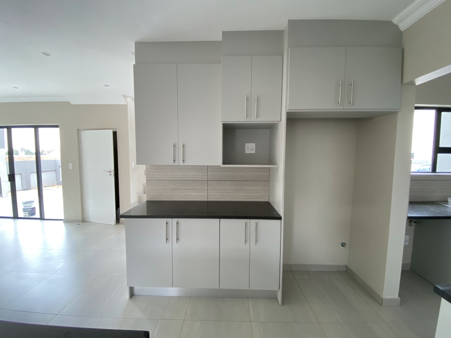 4 Bedroom Property for Sale in Roodepark Eco Estate Gauteng