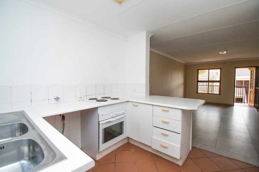 1 Bedroom Property for Sale in Robindale Gauteng