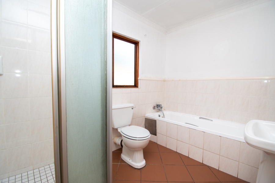 1 Bedroom Property for Sale in Robindale Gauteng