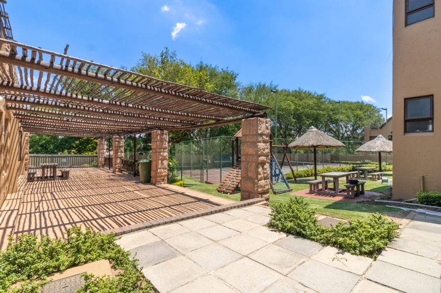 1 Bedroom Property for Sale in Douglasdale Gauteng