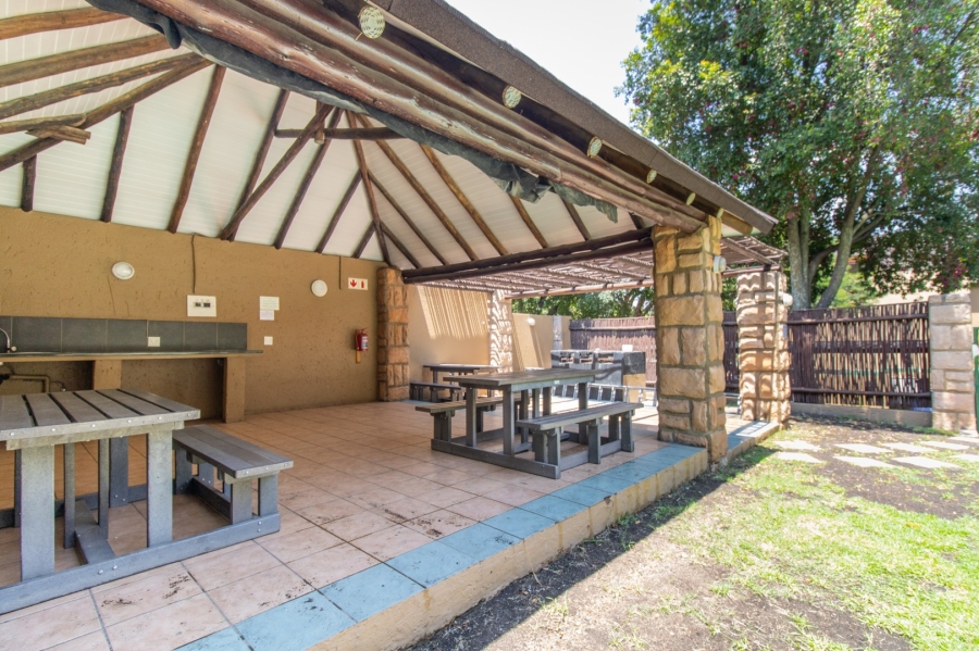 1 Bedroom Property for Sale in Douglasdale Gauteng