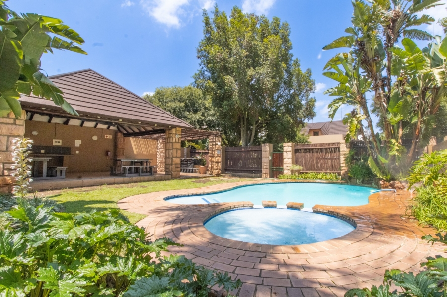 1 Bedroom Property for Sale in Douglasdale Gauteng