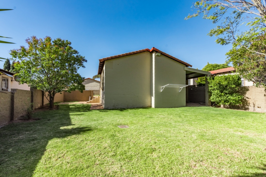 2 Bedroom Property for Sale in Honeydew Manor Gauteng