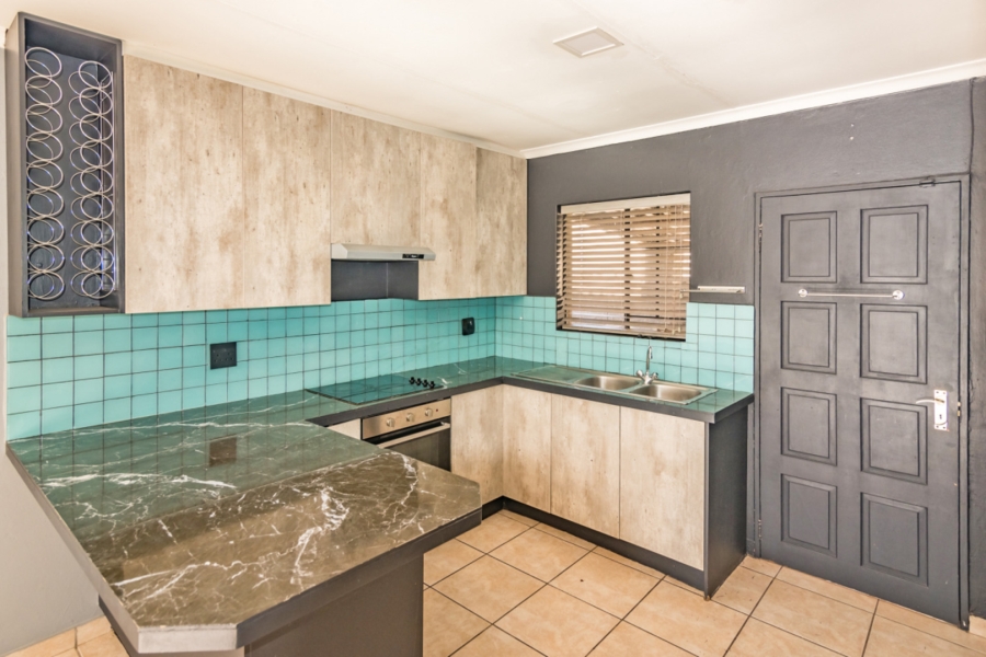 2 Bedroom Property for Sale in Honeydew Manor Gauteng