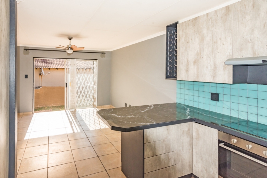 2 Bedroom Property for Sale in Honeydew Manor Gauteng