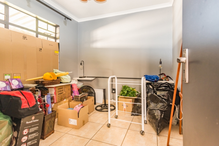 2 Bedroom Property for Sale in Honeydew Manor Gauteng