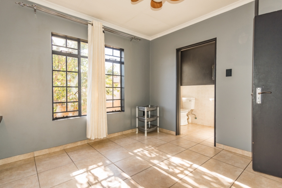 2 Bedroom Property for Sale in Honeydew Manor Gauteng